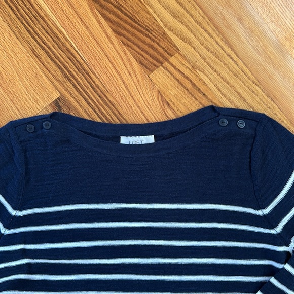 Ann Taylor Loft sweater - Picture 2 of 3